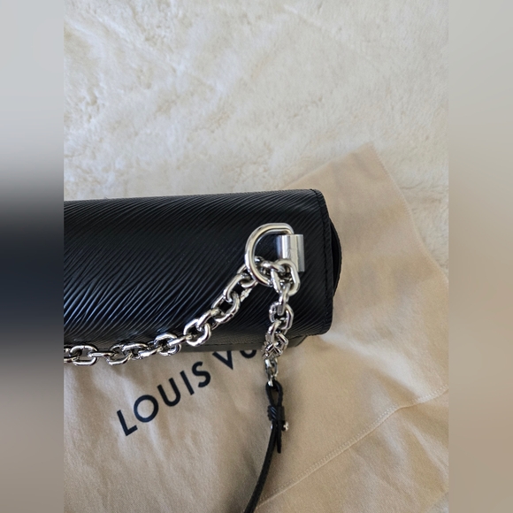 Near perfect condition - Louis Vuitton Twist MM - Picture 9 of 16